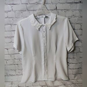 Christie & Jill Back Button Shirt Cottagecore Lace Crochet Collar Top 16